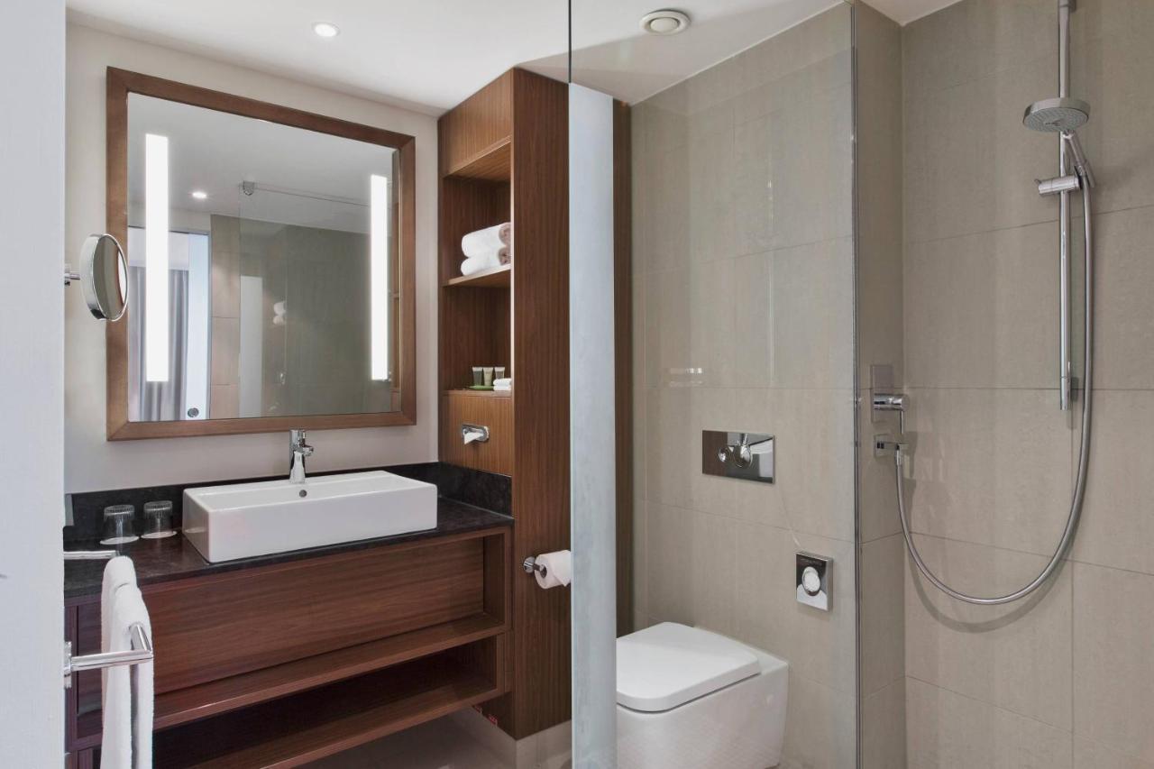 Courtyard By Marriott Wiesbaden-Nordenstadt Exterior foto