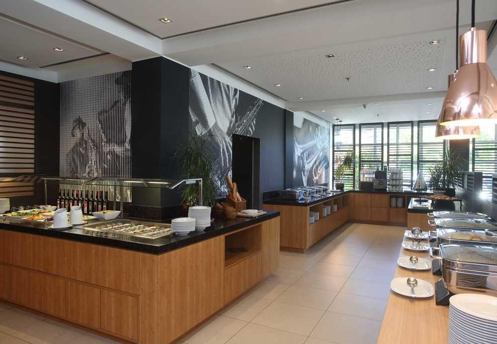 Courtyard By Marriott Wiesbaden-Nordenstadt Exterior foto
